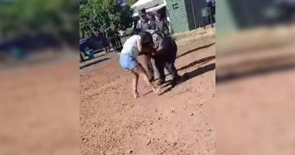 Diario HOY | VIDEO | Mujer que manejaba vehículo sin chapa se resiste a control de la Caminera