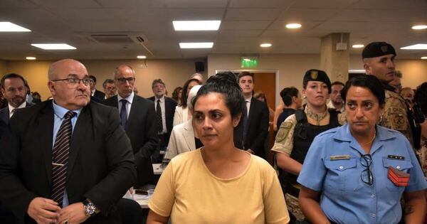 La Nación / Enfermera argentina acusada de matar a 5 bebés dice: “No tienen pruebas”