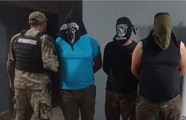 Detienen a tres policías por presunto trafico de marihuana en un puerto clandestino - Noticiero Paraguay