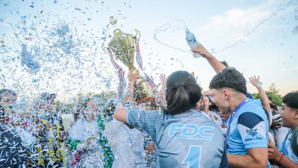 Pirayú Sport femenino se consagra campeón de la liga local