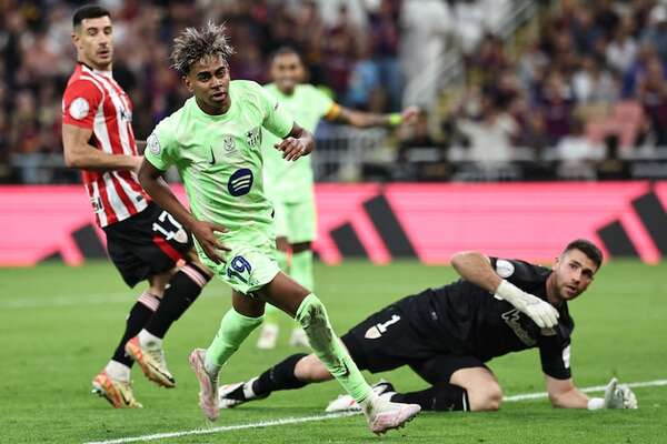 Yamal vuelve a dar brillo al Barcelona - Fútbol Internacional - ABC Color