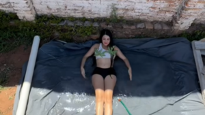 Laurys Dyva se dio un chapuzón en su nueva “pileta iconic”