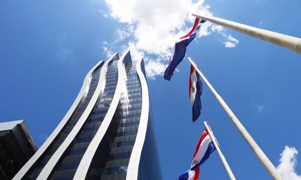 Standard & Poor’s mejora calificación de riesgo de Paraguay