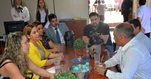 La Nación / Defensor general entregó nuevos equipos informáticos a varias sedes del interior del país
