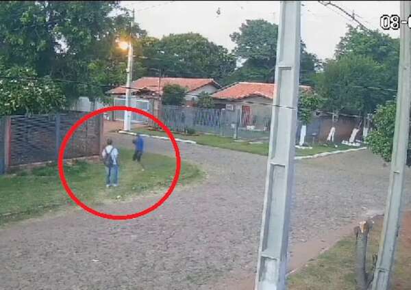 Video: asaltan a un adolescente para robarle el celular en Luque - Policiales - ABC Color