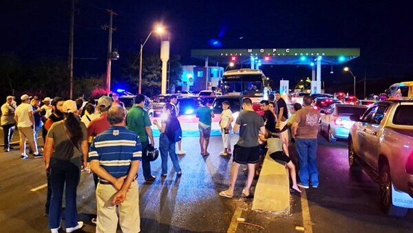 Protesta ciudadana: Exigen traslado o exoneración del peaje en Cnel. Bogado