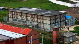 Colombia investigará al director del penal donde mataron a Correa