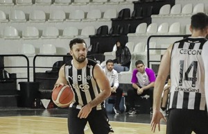 Libertad deja el básquet