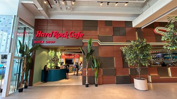 El Shopping del Este ofrece un nuevo espacio cargado de rock - La Clave