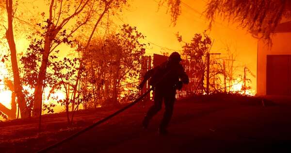 La Nación / Incendios en Los Ángeles dejan 5 muertos y amenazan Hollywood