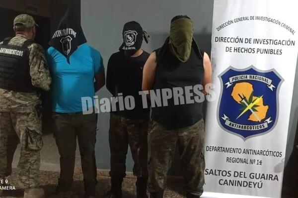 Tres policías son descubiertos descargando 287 kilos de marihuana de una lancha – Diario TNPRESS