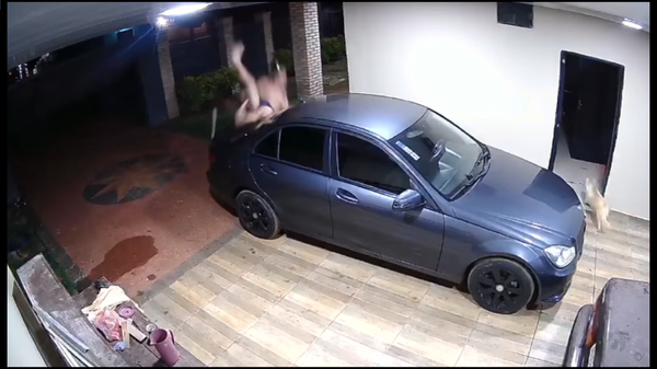 Pareja se tiró del balcón para escapar de un asalto - 1000 Noticias