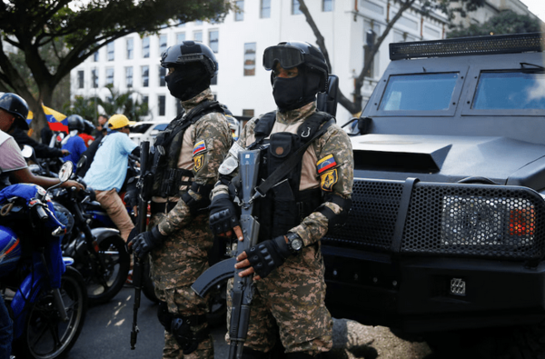 El régimen de Maduro militarizó Caracas y bloqueó las calles previo al inicio de la marcha opositora