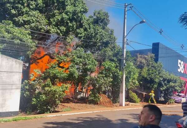 Mujer pierde hasta sus medicamentos en un incendio - ABC en el Este - ABC Color