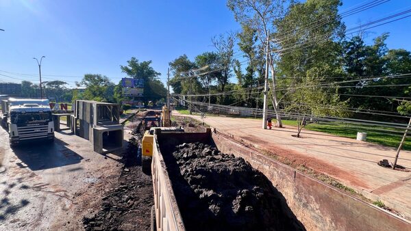 Siguen los trabajos en la avenida Mariscal López con intenso movimiento en Yberá - .::Agencia IP::.