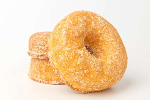 Endulzá tu tarde con unas novedosas donas de mandioca y coco - Gastronomía - ABC Color