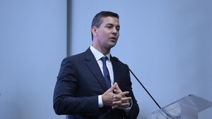 Peña dice que Paraguay tiene la "responsabilidad moral de defender y pregonar la democracia”