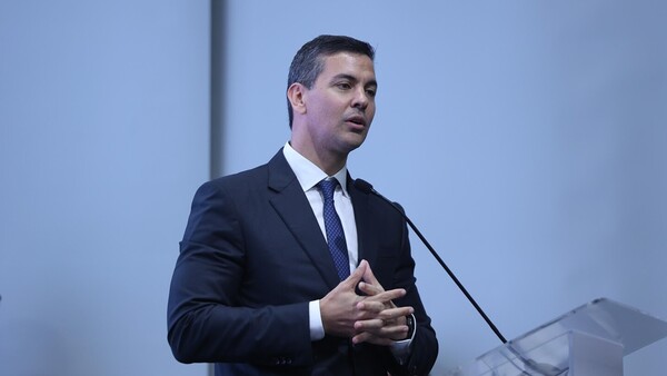 Peña dice que Paraguay tiene la "responsabilidad moral de defender y pregonar la democracia”
