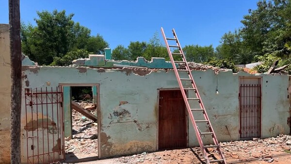Derrumbe de vivienda provoca muerte de albañil en Concepción
