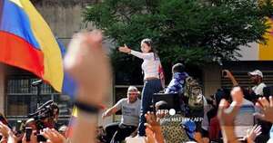 La Nación / Tras manifestación en Caracas, detienen a la líder opositora Machado