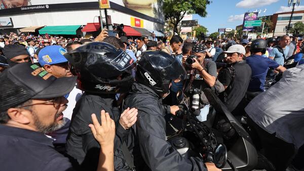 HRW confirma detención de María Corina Machado tras protesta en Caracas y exige liberación