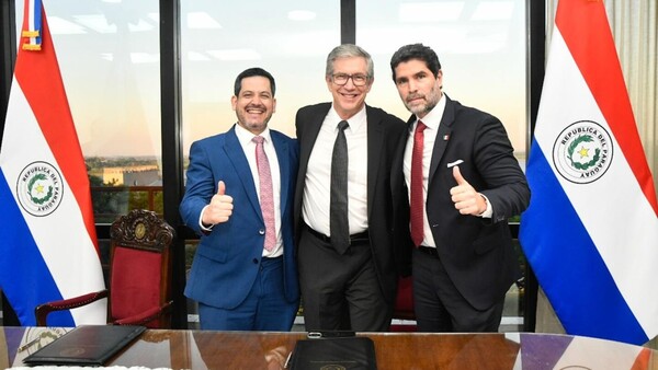 Titular de Diputados y Eduardo Verástegui firman compromiso contra trata de personas