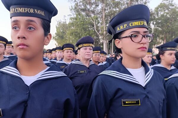 Una jubilada de 52 años y un metalúrgico de 62 cumplieron su sueño de entrar al Cimefor 2025 - Nacionales - ABC Color