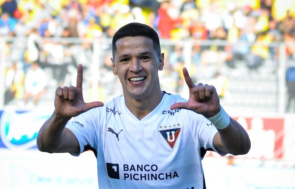 Hinchas de Olimpia se ilusionan con Alex Adrián Arce
