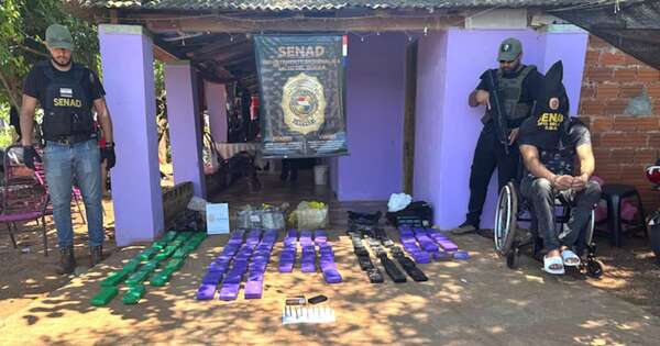 La Nación / Decomisan 52 kilos de marihuana en Salto del Guairá