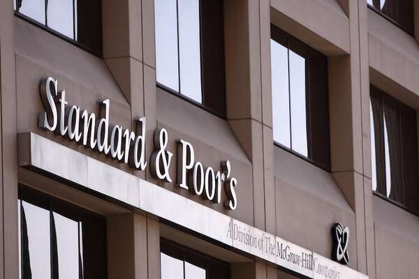 Estabilizar deuda y alienarse al tope fiscal serán claves para logar el grado de inversión de S&P - Economía - ABC Color