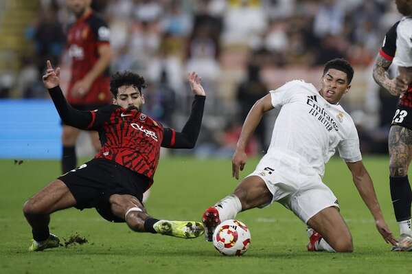 Real Madrid definirá con Barcelona el título de la Supercopa de España - Fútbol Internacional - ABC Color