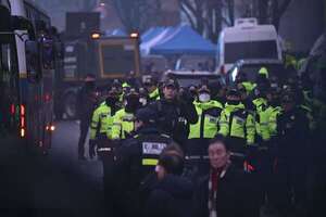 Corea del Sur: la policía convoca reunión de comandantes ante nuevo intento de arrestar a presidente Yoon - Mundo - ABC Color