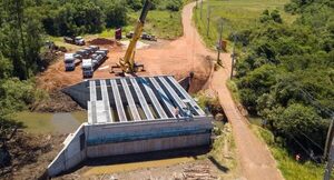 Nuevo puente sobre el Arroyo Porã fortalecerá el acceso al Gran Hospital del Sur
