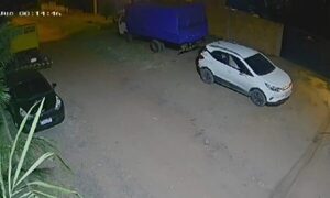 (Video) Buscan identificar a quienes “ordeñaron” combustible de un camión en Capiatá