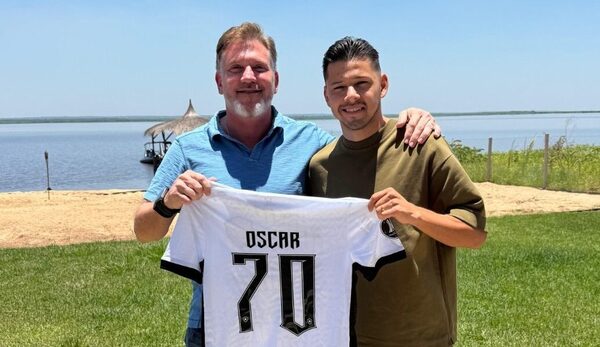 Versus / Alejandro Domínguez agradeció a Óscar Romero por un preciado regalo