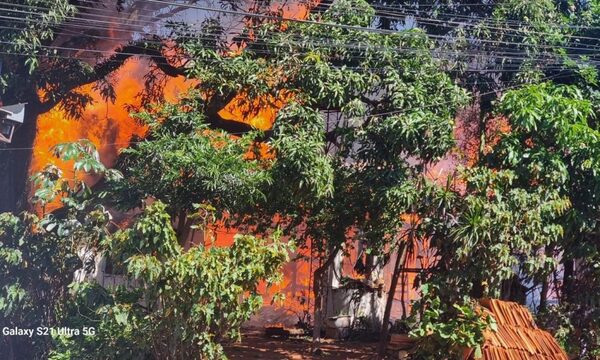 Vecinos rescatan a niños durante incendio de una vivienda en Franco – Diario TNPRESS