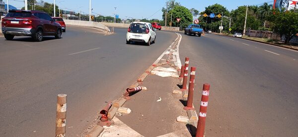 En el multiviaducto del km 7 urge reposición de conos para frenar imprudencia de conductores - La Clave