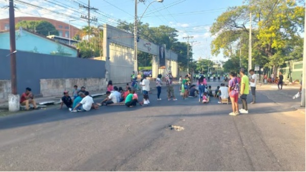Indígenas bloquean Artigas y exigen renuncia del titular del Indi