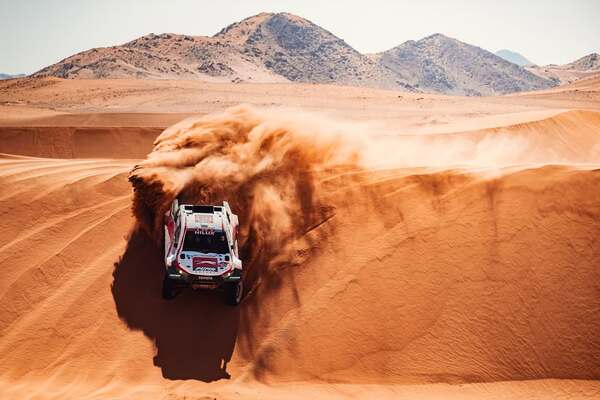 Dominan Lategan en coches y Sanders en moto | Deportes | 5Días