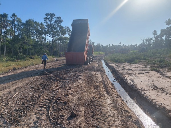 Avanzan con las obras en el acceso de la comunidad Yakye Axa en Presidente Hayes