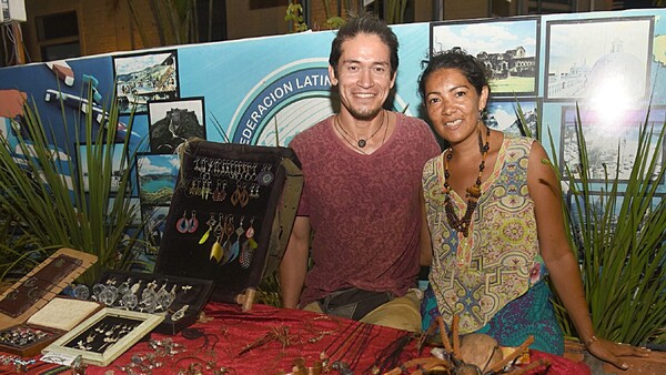 Pasión por la artesanía se convirtió en amor de pareja
