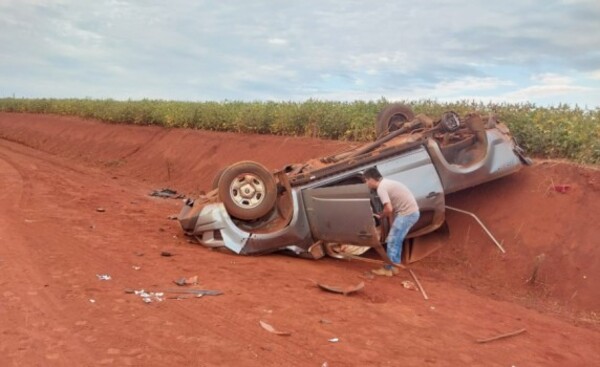 Polvareda en camino de tierra causó aparatoso accidente
