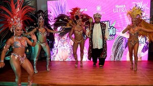 Carnaval Encarnaceno se presentó con ritmo y color