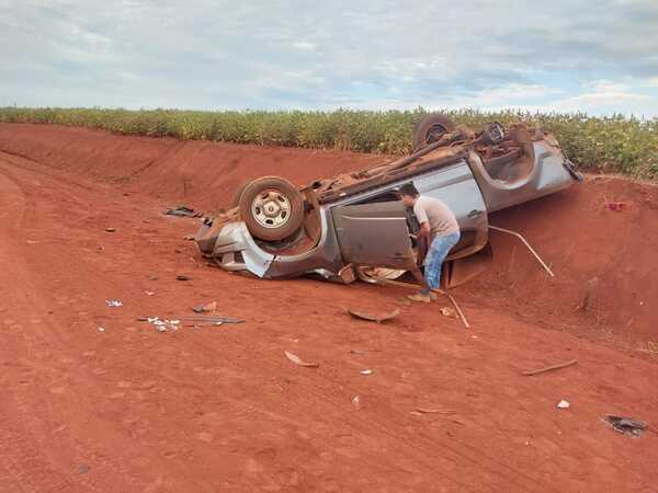 Polvareda de camión provoca aparatoso accidente en Tavapy - ADN Digital