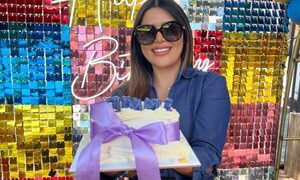(VIDEO) ¡Cocinera de TV por un yapi festeja dos veces su cumple!