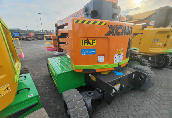 Home Coating fortalece su alianza con XCMG con una inversión de USD 750 mil en equipos de izaje