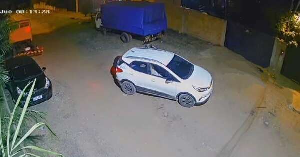 Diario HOY | Camión estacionado en la calle sufrió “ordeñe” de combustible en Capiatá
