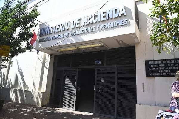 Caja Fiscal reajustará los haberes de jubilados - Economía - ABC Color