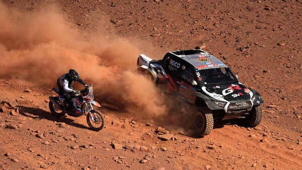 El Dakar llega a su ecuador tras superar la dura 'crono 48 horas'