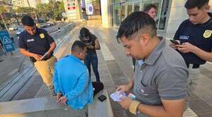 Se nego a seguir donar y le amenazaron de muerte